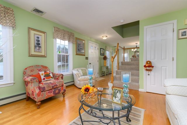 14 Daniel Teague Dr., Rockland, MA 02370