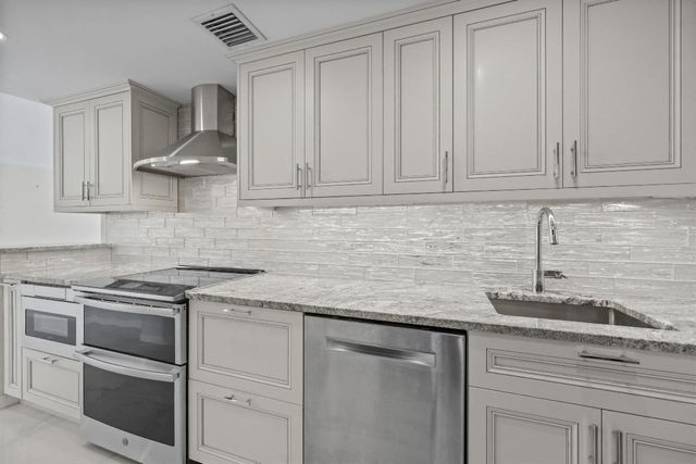 2760 S Ocean Boulevard 517, Palm Beach, FL 33480