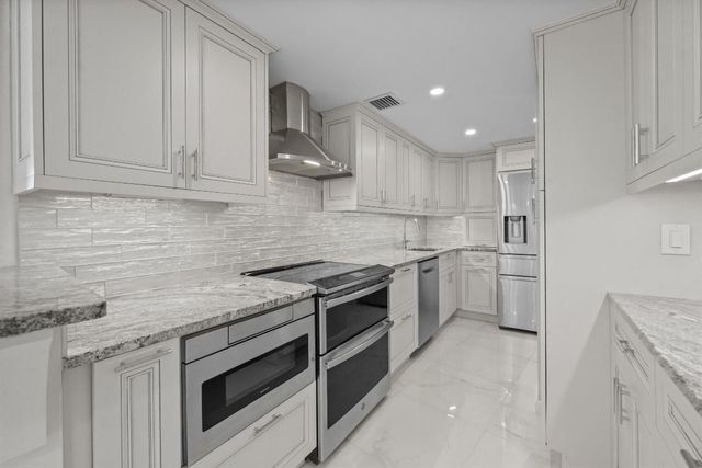 2760 S Ocean Boulevard 517, Palm Beach, FL 33480