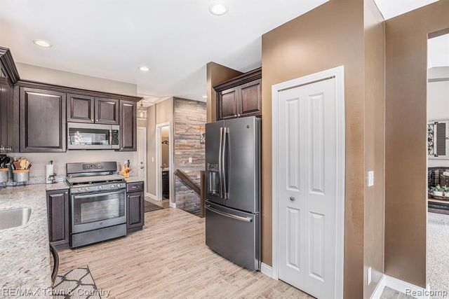 1535 Woodlake Lane, Grand Blanc, MI 48439
