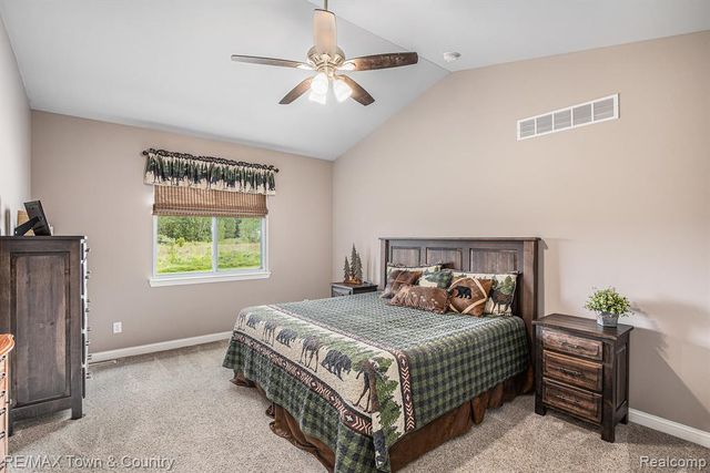 1535 Woodlake Lane, Grand Blanc, MI 48439