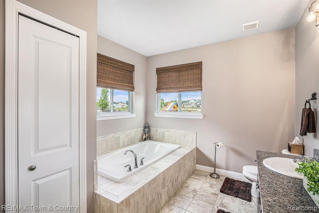 1535 Woodlake Lane, Grand Blanc, MI 48439