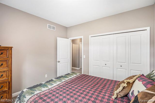 1535 Woodlake Lane, Grand Blanc, MI 48439
