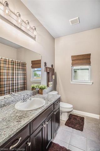 1535 Woodlake Lane, Grand Blanc, MI 48439