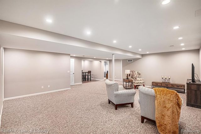 1535 Woodlake Lane, Grand Blanc, MI 48439