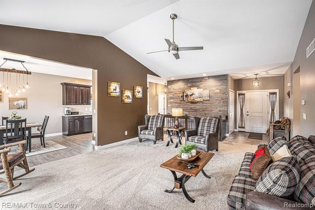 1535 Woodlake Lane, Grand Blanc, MI 48439