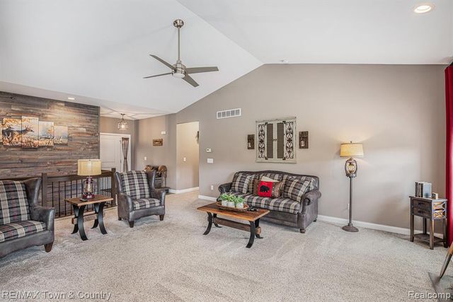 1535 Woodlake Lane, Grand Blanc, MI 48439