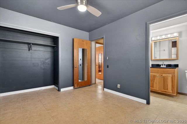 421 NW Oak Park Road, Bartlesville, OK 74003