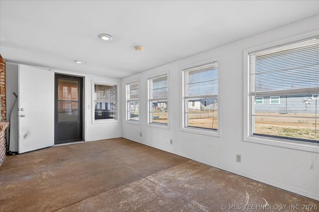 421 NW Oak Park Road, Bartlesville, OK 74003