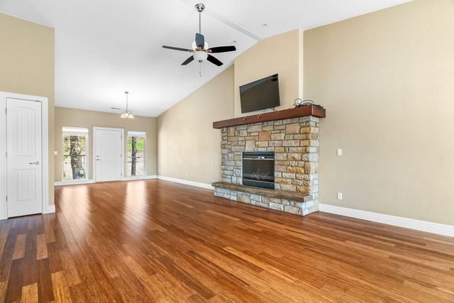 218 Vacation Ln 7, Reeds Spring, MO 65737