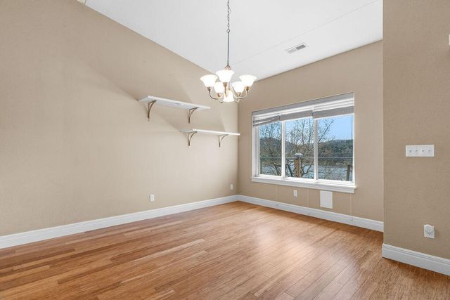 218 Vacation Ln 7, Reeds Spring, MO 65737