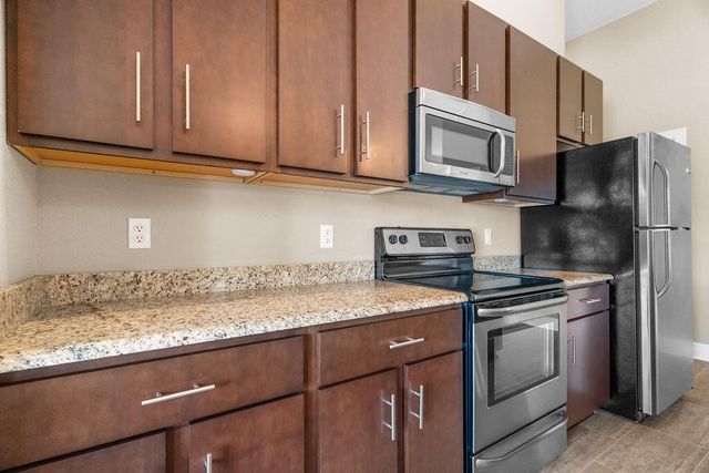 218 Vacation Ln 7, Reeds Spring, MO 65737