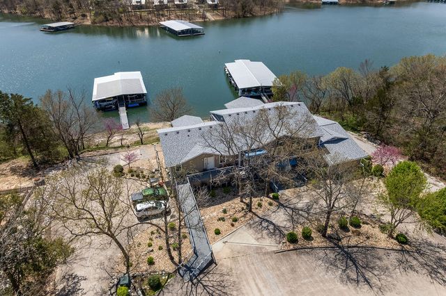 218 Vacation Ln 7, Reeds Spring, MO 65737