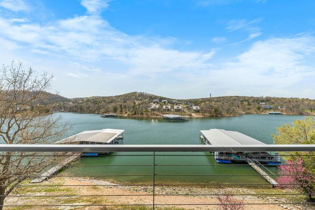 218 Vacation Ln 7, Reeds Spring, MO 65737