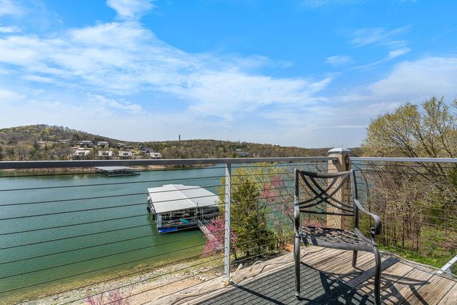 218 Vacation Ln 7, Reeds Spring, MO 65737