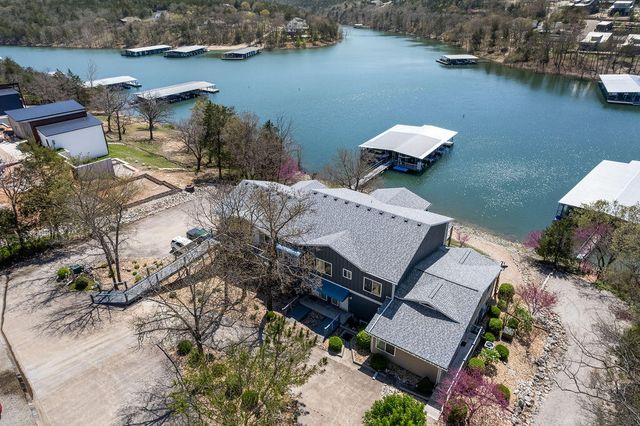 218 Vacation Ln 7, Reeds Spring, MO 65737