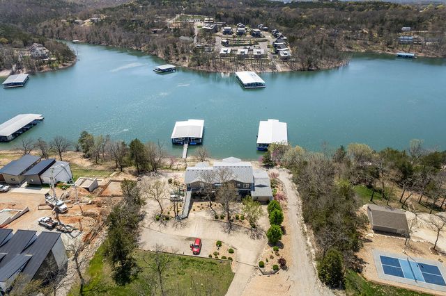 218 Vacation Ln 7, Reeds Spring, MO 65737