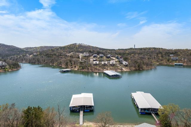 218 Vacation Ln 7, Reeds Spring, MO 65737