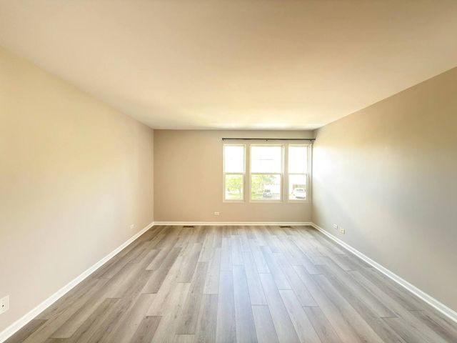 3989 BLACKSTONE Drive 3989, Aurora, IL 60504