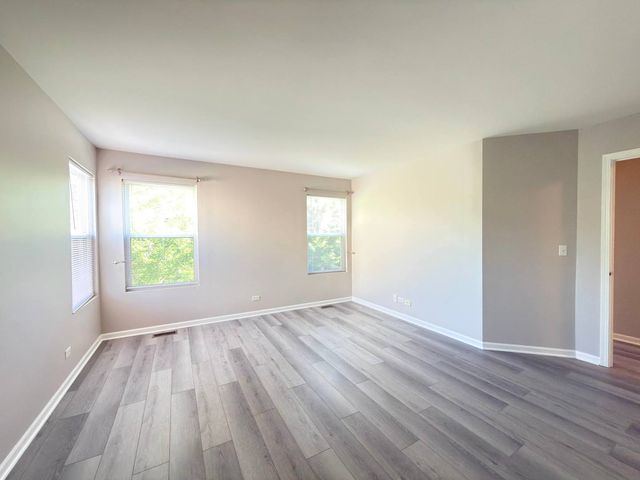 3989 BLACKSTONE Drive 3989, Aurora, IL 60504