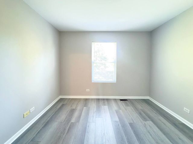 3989 BLACKSTONE Drive 3989, Aurora, IL 60504