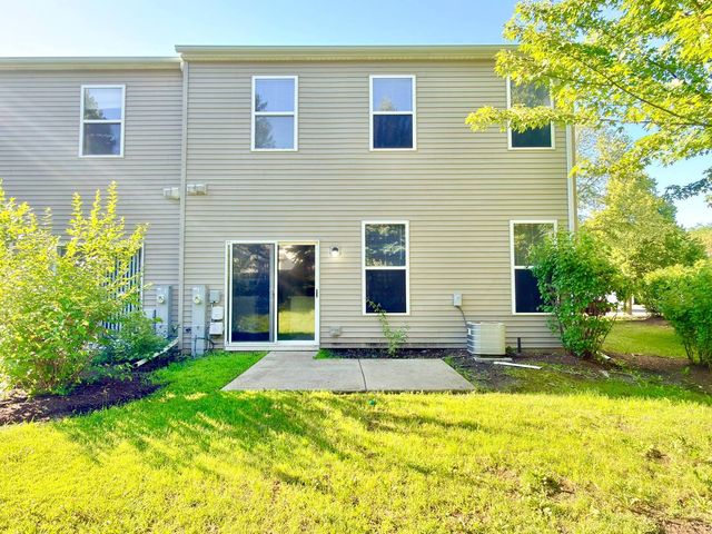 3989 BLACKSTONE Drive 3989, Aurora, IL 60504