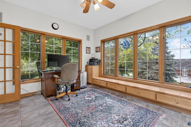 1411 Windy Knoll DRIVE, Hubertus, WI 53033