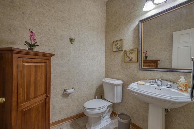 1411 Windy Knoll DRIVE, Hubertus, WI 53033