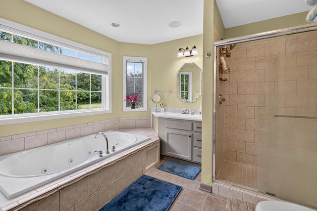 1411 Windy Knoll DRIVE, Hubertus, WI 53033