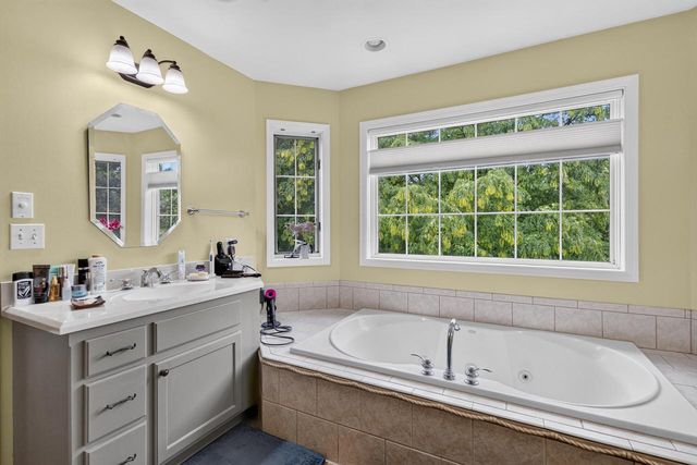 1411 Windy Knoll DRIVE, Hubertus, WI 53033