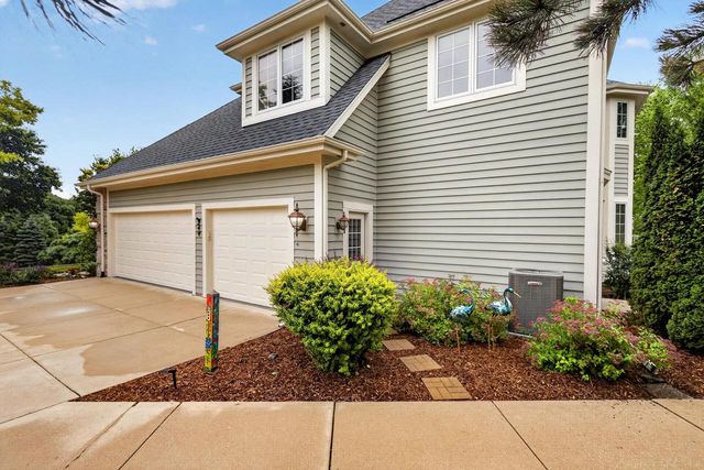 1411 Windy Knoll DRIVE, Hubertus, WI 53033