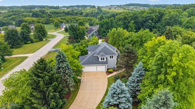 1411 Windy Knoll DRIVE, Hubertus, WI 53033