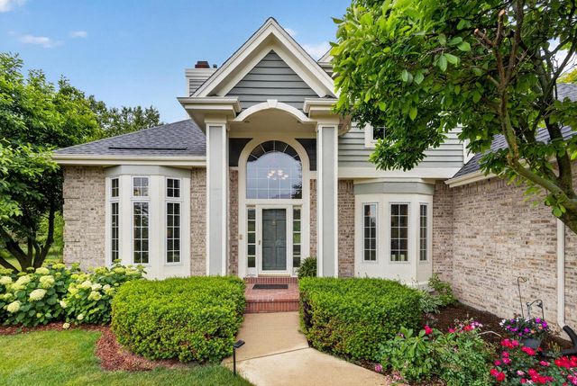 1411 Windy Knoll DRIVE, Hubertus, WI 53033