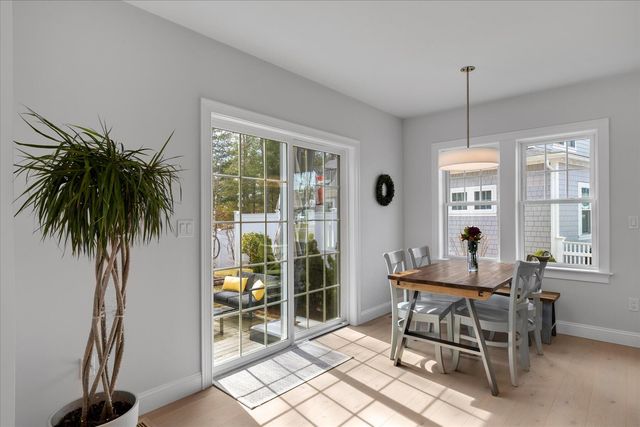 4 Cobblestone Circle, Mashpee, MA 02649