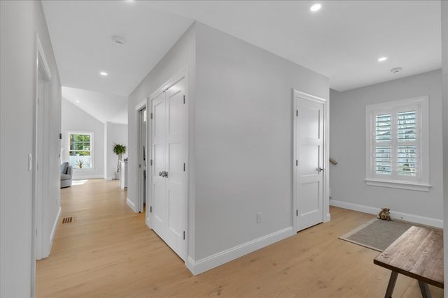 4 Cobblestone Circle, Mashpee, MA 02649