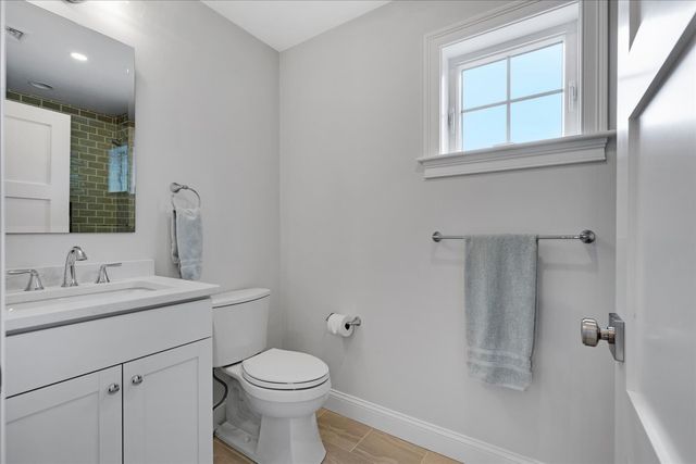 4 Cobblestone Circle, Mashpee, MA 02649