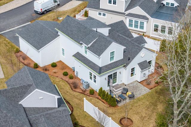 4 Cobblestone Circle, Mashpee, MA 02649