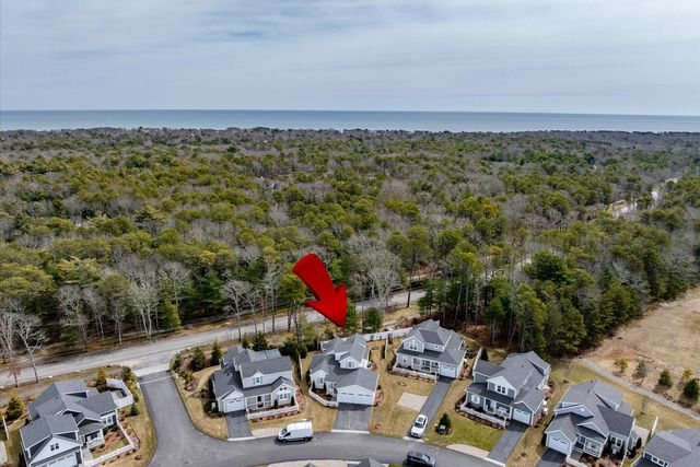 4 Cobblestone Circle, Mashpee, MA 02649