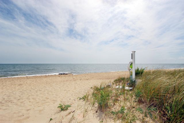 4 Cobblestone Circle, Mashpee, MA 02649