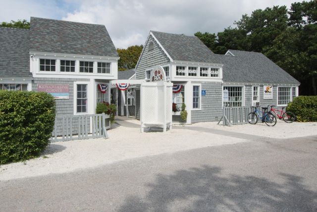 4 Cobblestone Circle, Mashpee, MA 02649