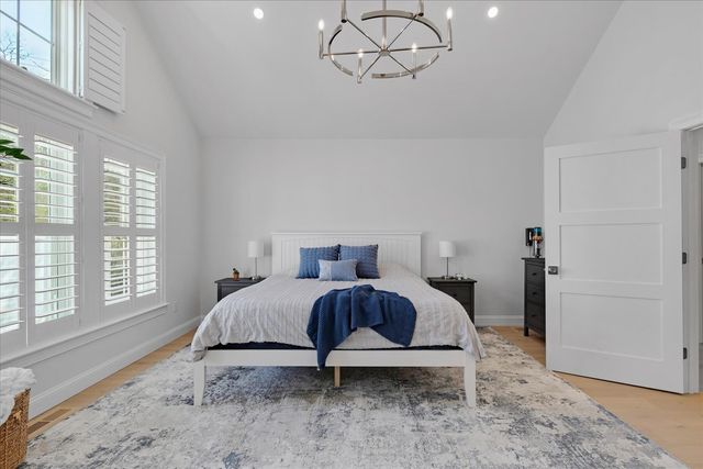 4 Cobblestone Circle, Mashpee, MA 02649