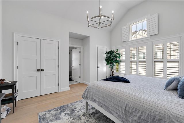 4 Cobblestone Circle, Mashpee, MA 02649