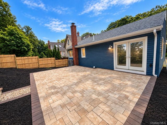 82 Ocean Avenue, Northport, NY 11768
