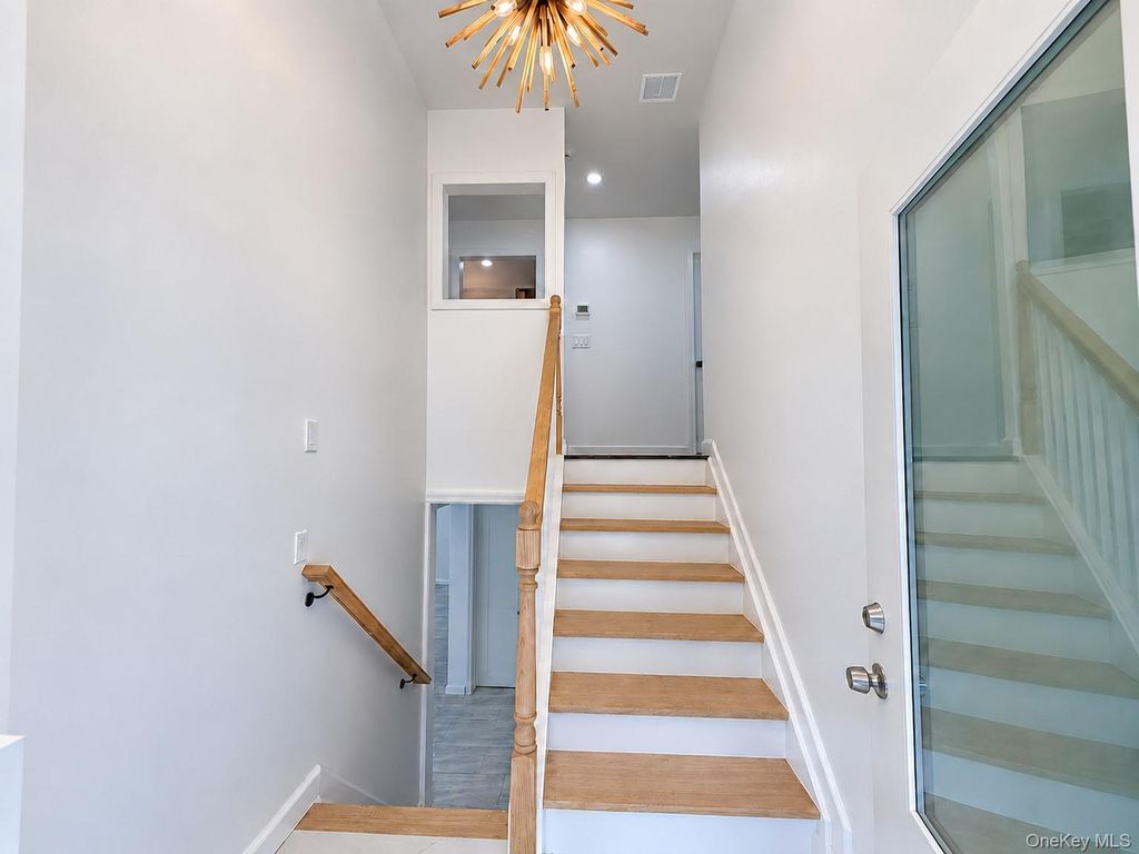 82 Ocean Avenue, Northport, NY 11768 — photo 4
