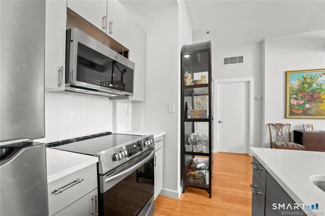 881 Lafayette Boulevard 1D, Bridgeport, CT 06604