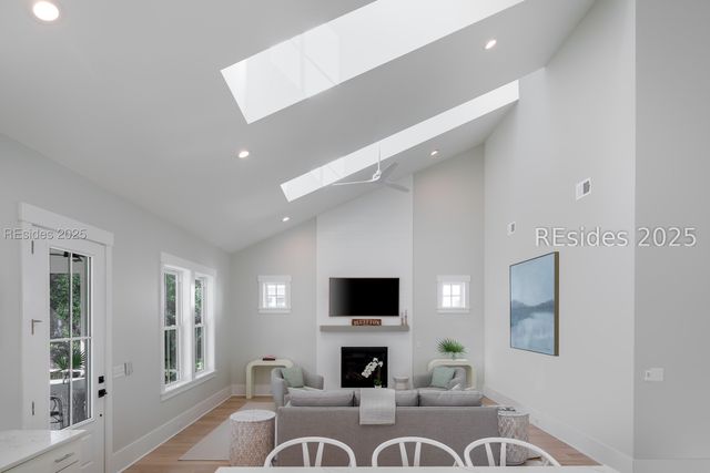 2 Thunderstorm Ln, Bluffton, SC 29910