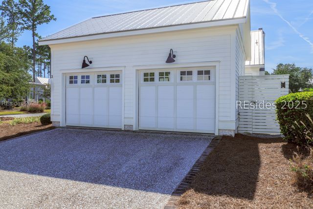 2 Thunderstorm Ln, Bluffton, SC 29910