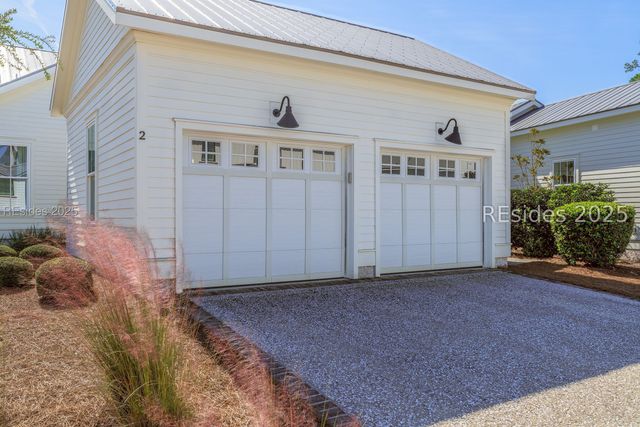 2 Thunderstorm Ln, Bluffton, SC 29910