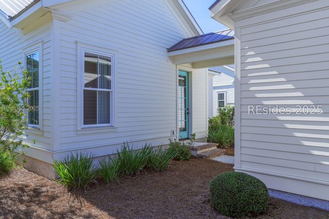 2 Thunderstorm Ln, Bluffton, SC 29910