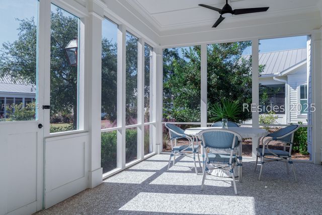 2 Thunderstorm Ln, Bluffton, SC 29910